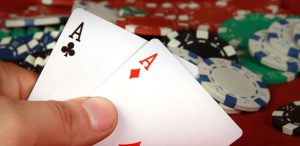 cara bermain poker bluffing